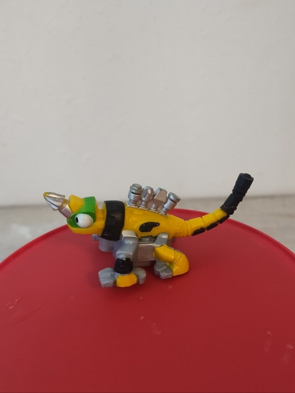 DreamWorks Dinotrux Reptool Rollers REVVIT Reptile  2.5 Figure 2015